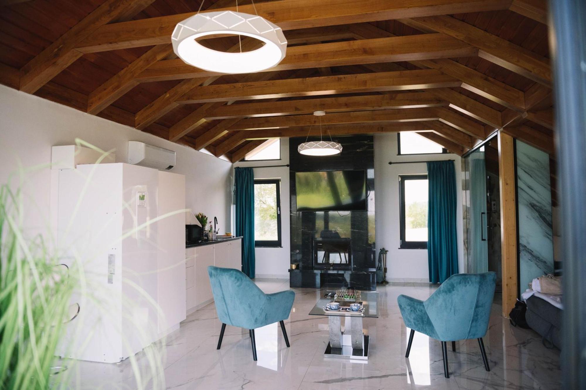 Casa Moderna In Sinteu - Intersectia Intre Modern Si Linistea Naturii Huta Voivozi Extérieur photo