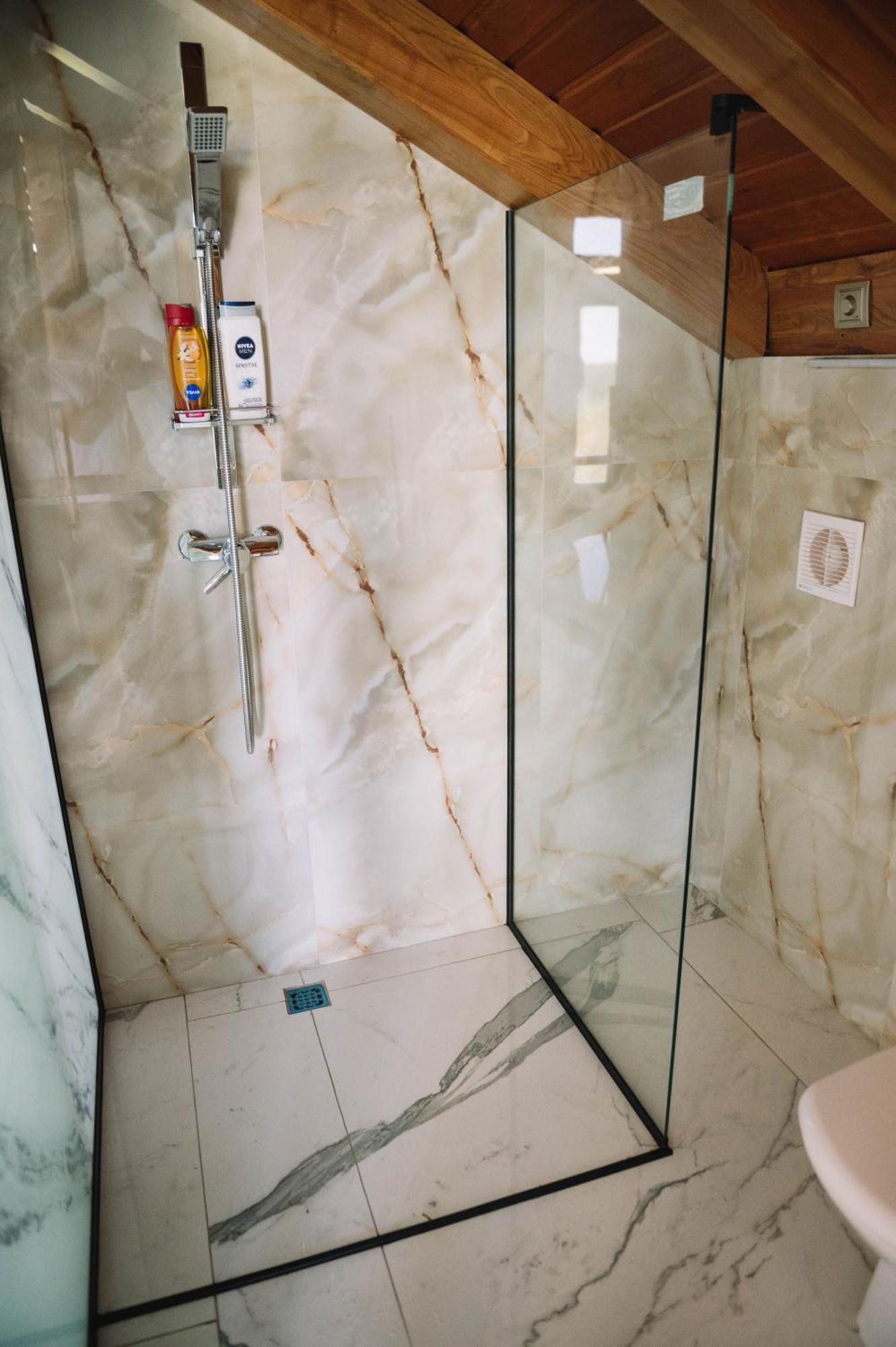 Casa Moderna In Sinteu - Intersectia Intre Modern Si Linistea Naturii Huta Voivozi Extérieur photo