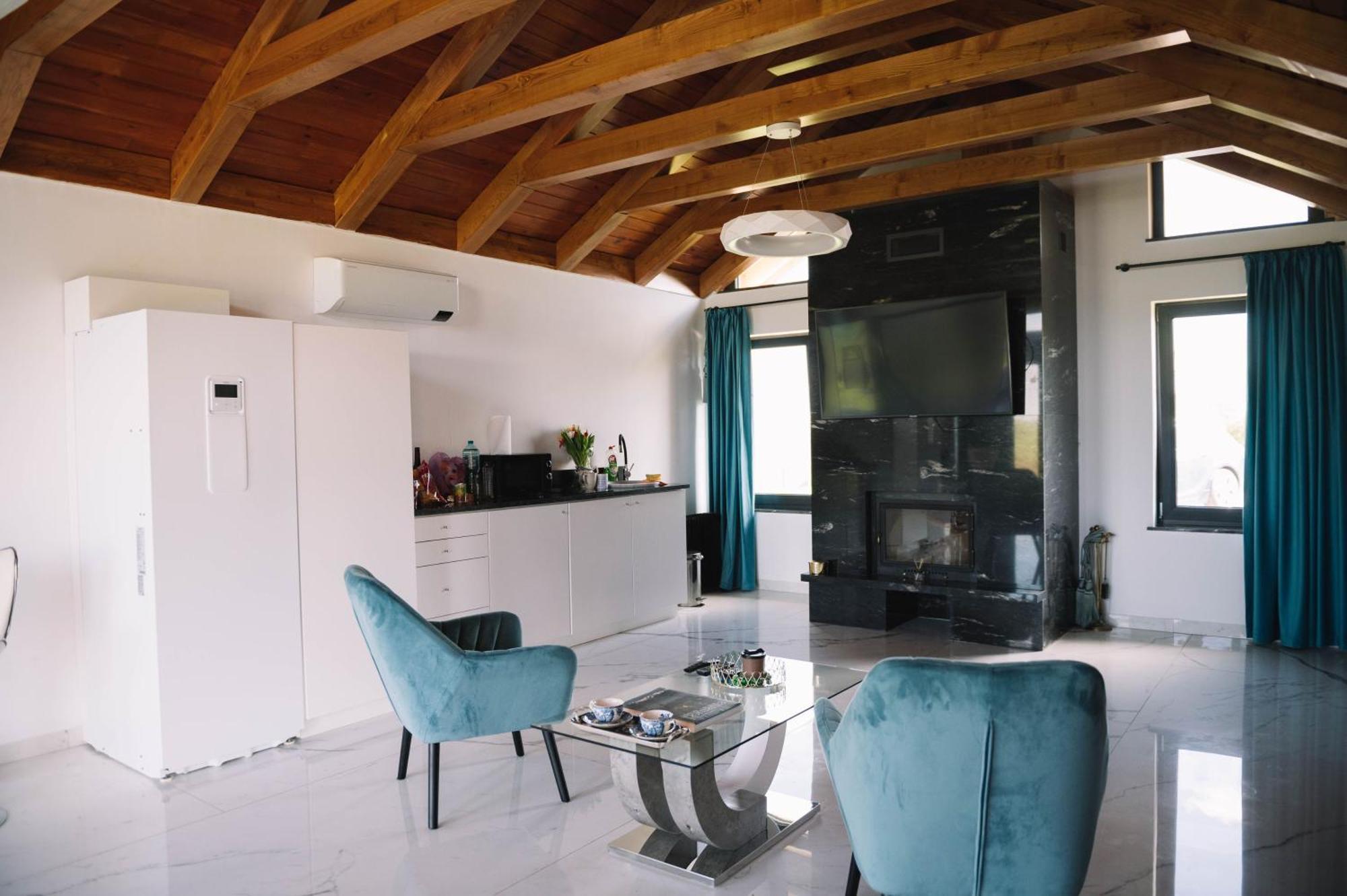 Casa Moderna In Sinteu - Intersectia Intre Modern Si Linistea Naturii Huta Voivozi Extérieur photo