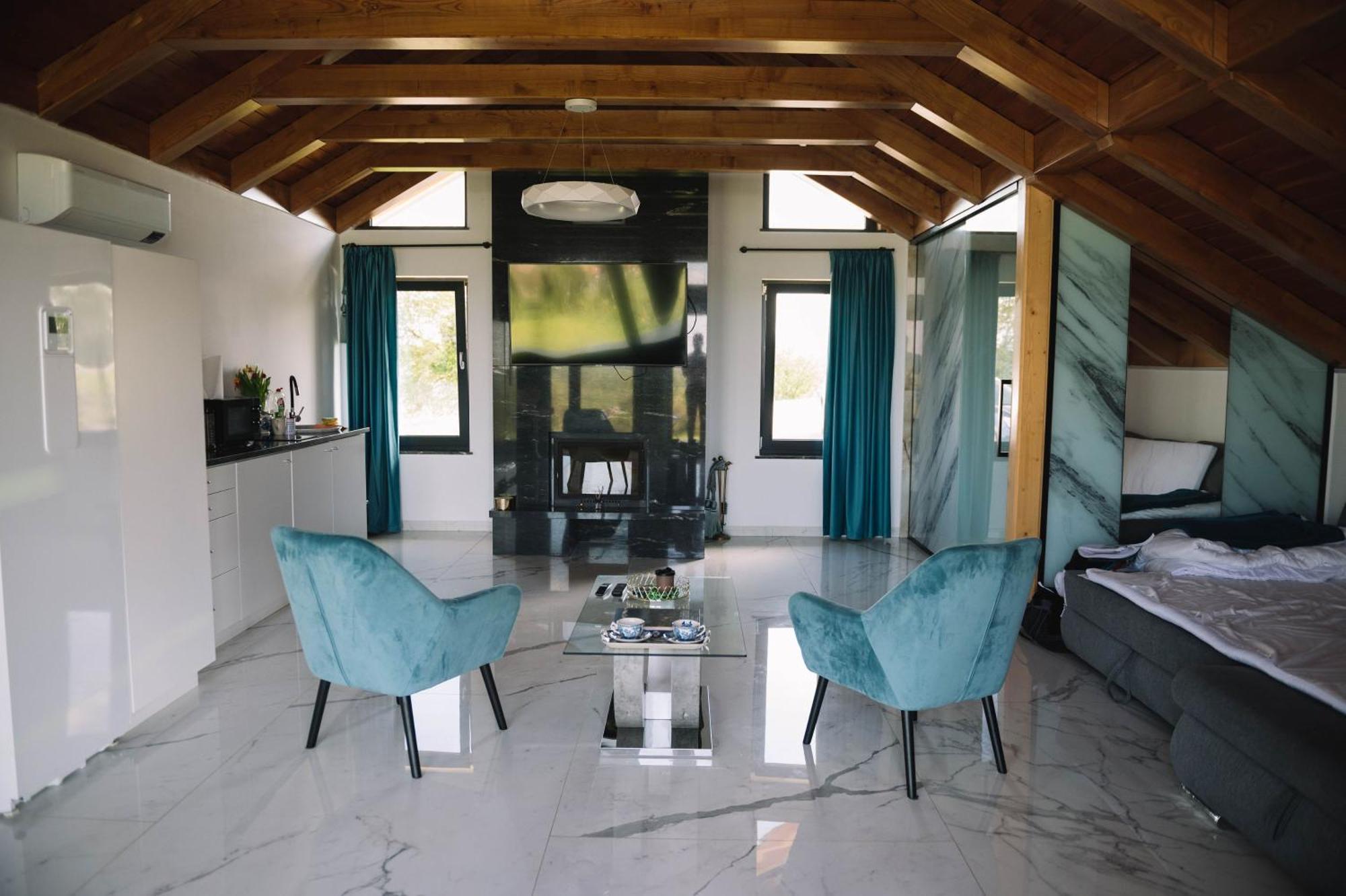 Casa Moderna In Sinteu - Intersectia Intre Modern Si Linistea Naturii Huta Voivozi Extérieur photo
