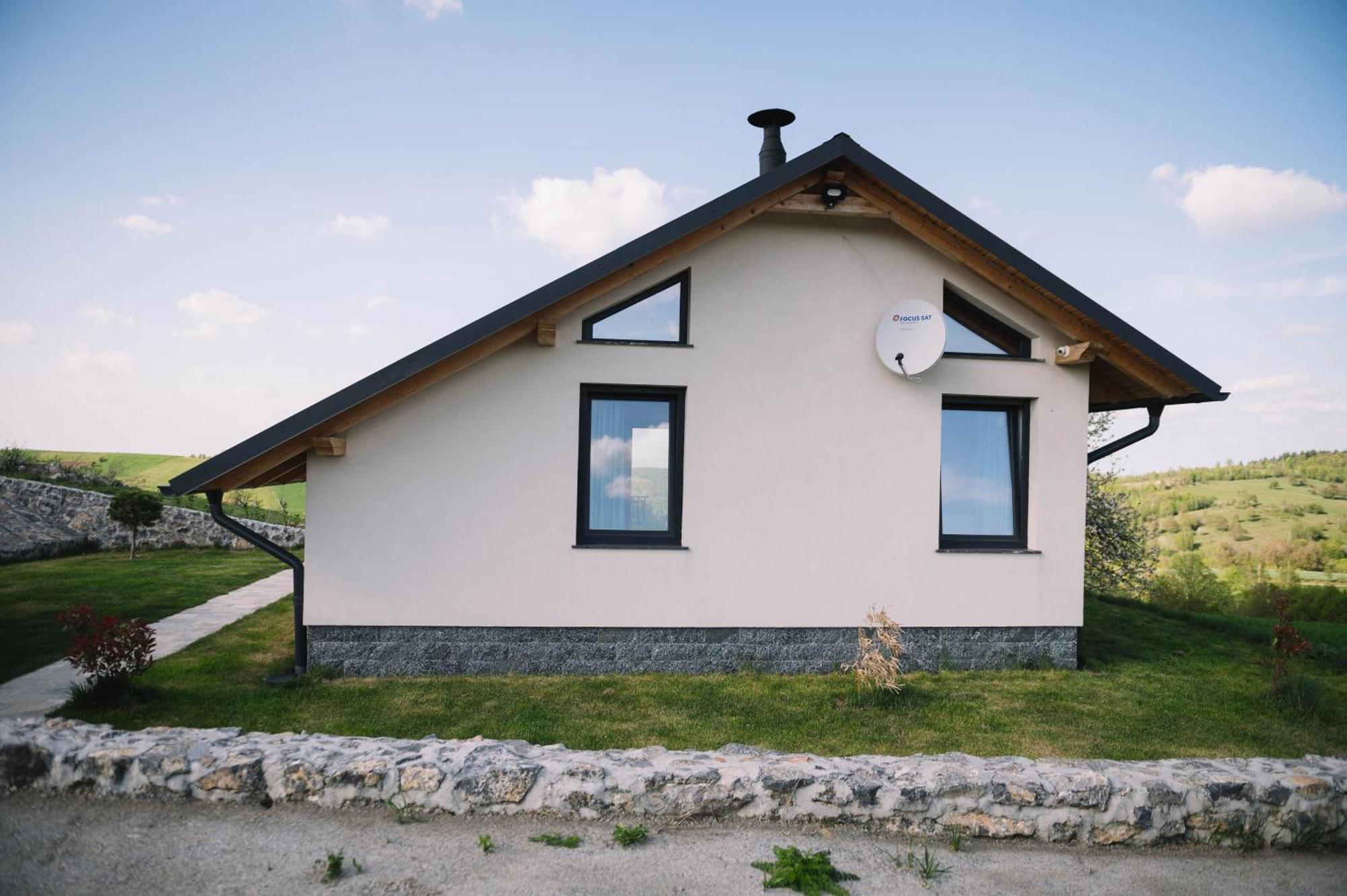 Casa Moderna In Sinteu - Intersectia Intre Modern Si Linistea Naturii Huta Voivozi Extérieur photo